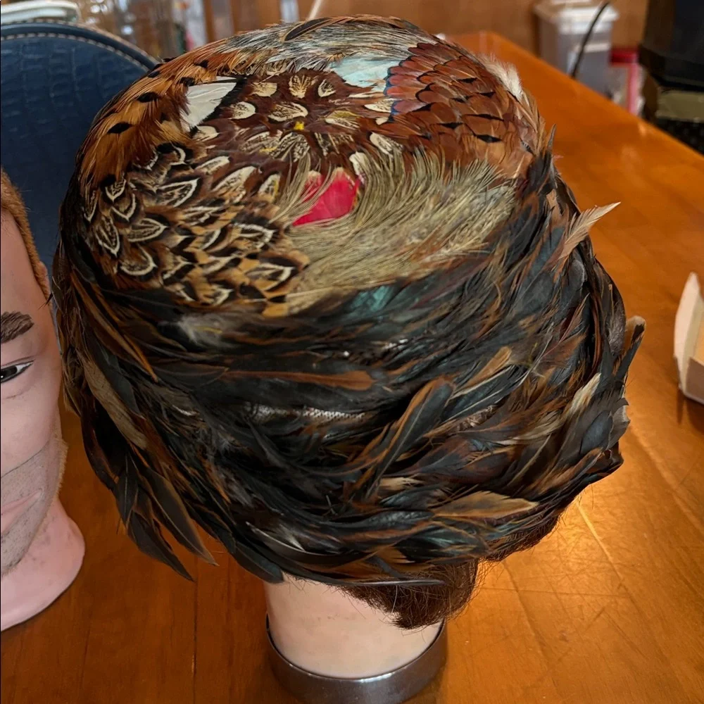 Intake colorful feather hat - Picture 3 of 6